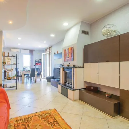 3 Bedroom In Apartment
