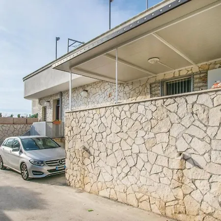 3 Bedroom In * باري